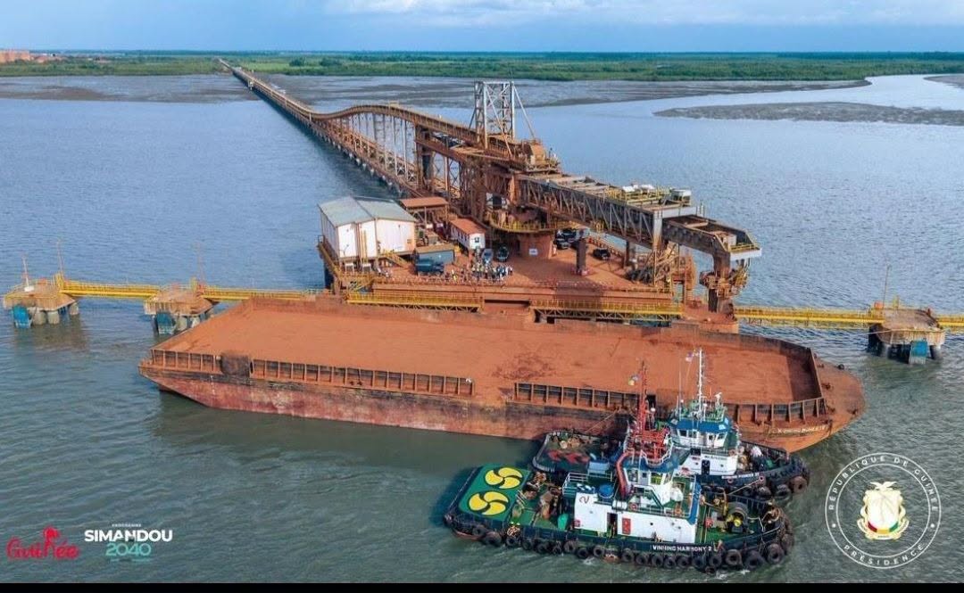 Le port minéralier de Morébayah, terminal en eau profonde du corridor Simandou, prêt à accueillir les premières exportations. · Présidence de la République de Guinée