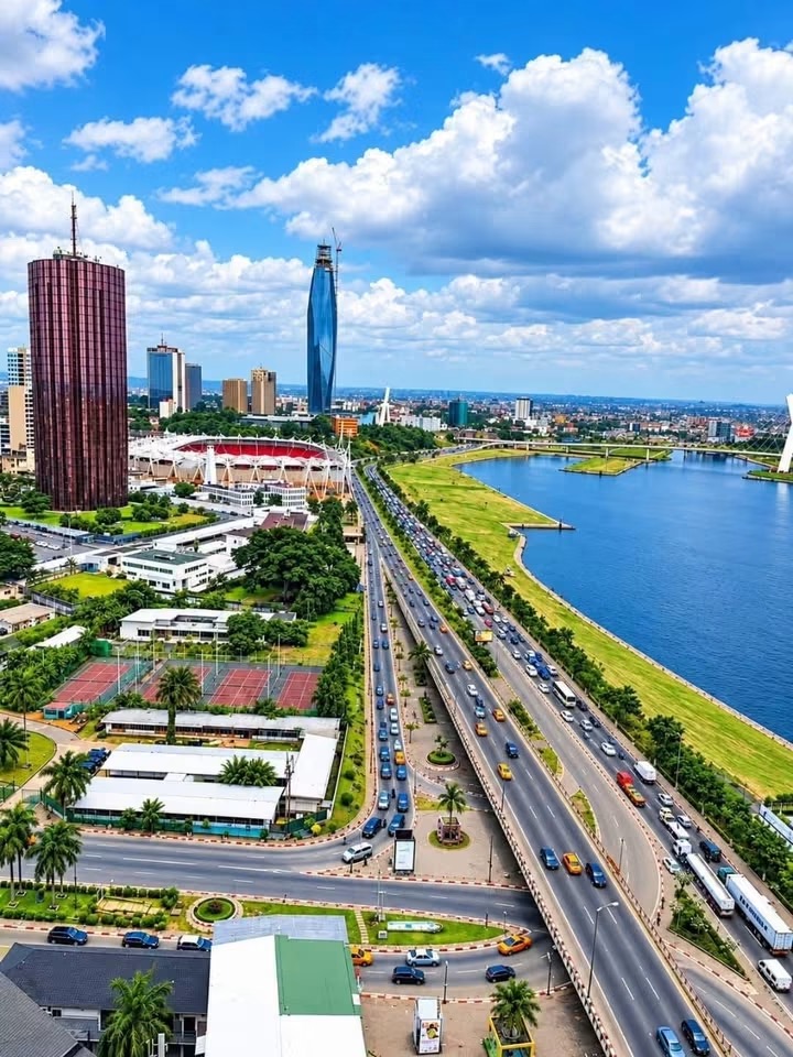 Vue urbaine du Plateau à Abidjan et de la lagune